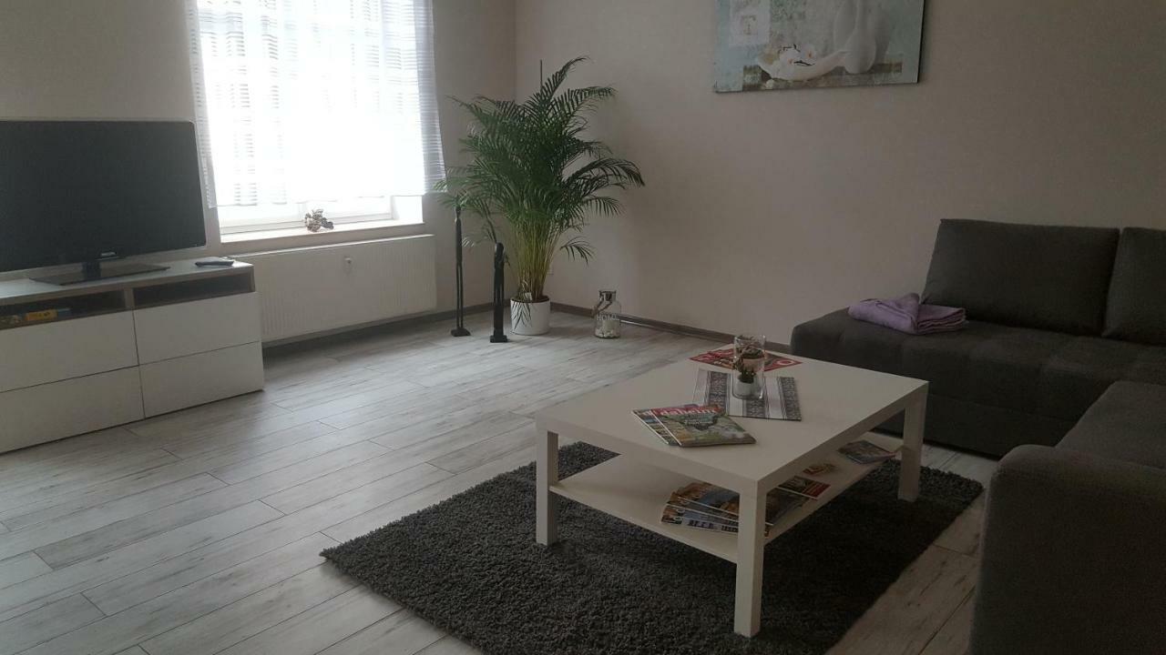 Fewo Am Marktplatz I Apartment Eisenhuettenstadt Ngoại thất bức ảnh